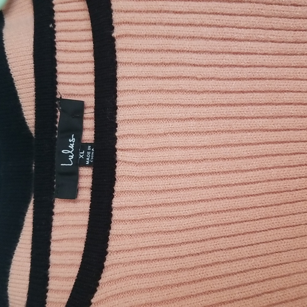 Lulu's Sweater set - Picture 7 of 7